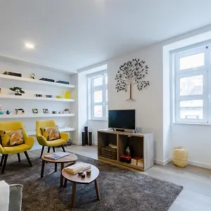 The Loghouse Apartment